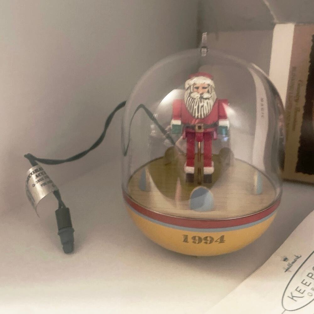 Hallmark Keepsake 1994 Country Showtime Magic Blinking Lights & Motion Orn